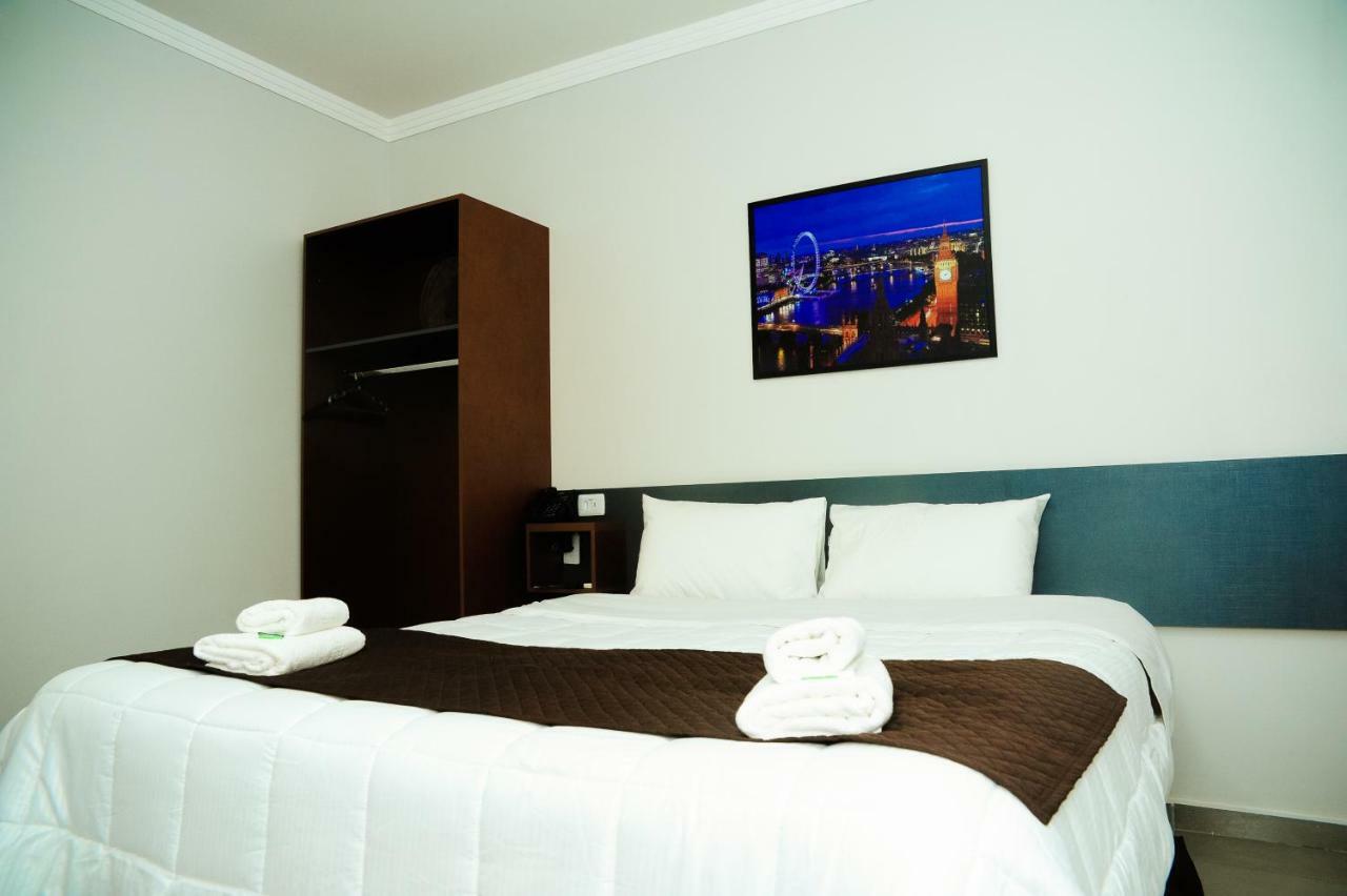 London Executive Hotel Cafelândia Kültér fotó