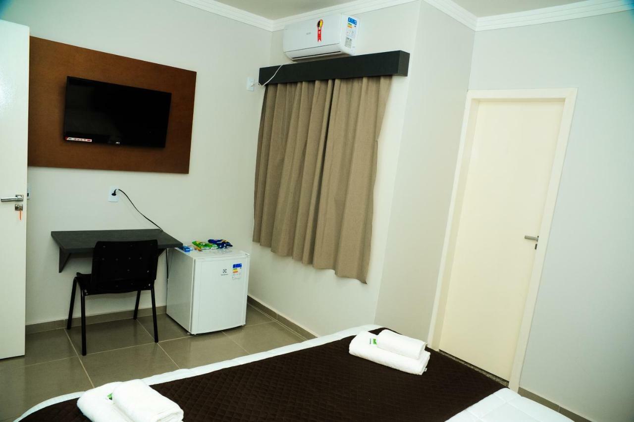 London Executive Hotel Cafelândia Kültér fotó