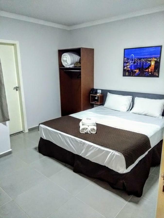 London Executive Hotel Cafelândia Kültér fotó