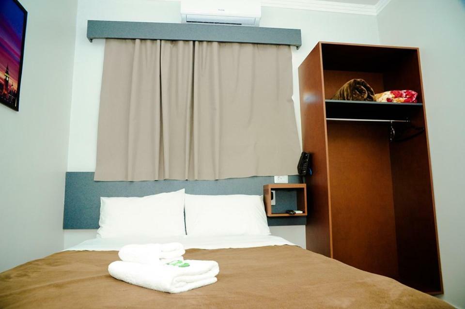 London Executive Hotel Cafelândia Kültér fotó